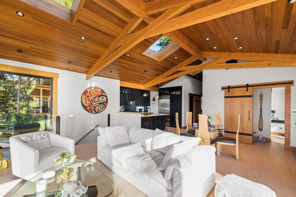 Kingfisher Manor Villa Суук Екстериор снимка