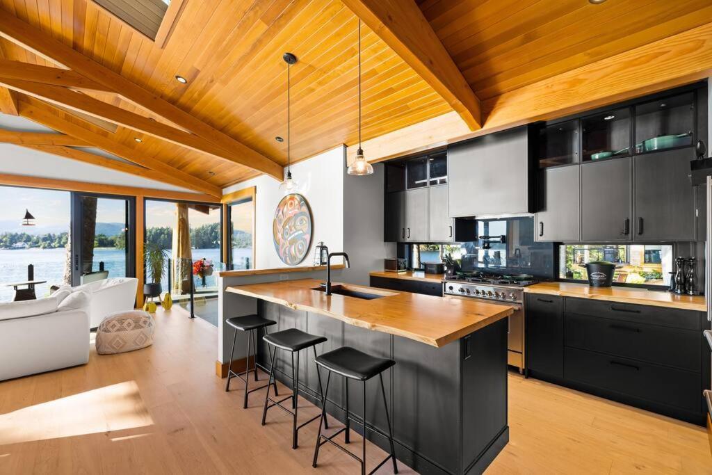 Kingfisher Manor Villa Суук Екстериор снимка