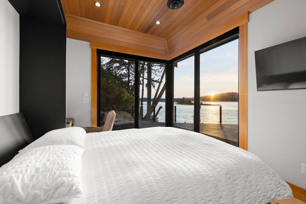 Kingfisher Manor Villa Суук Екстериор снимка