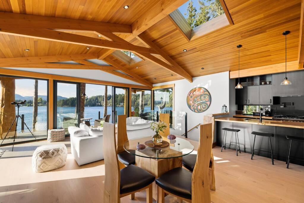 Kingfisher Manor Villa Суук Екстериор снимка