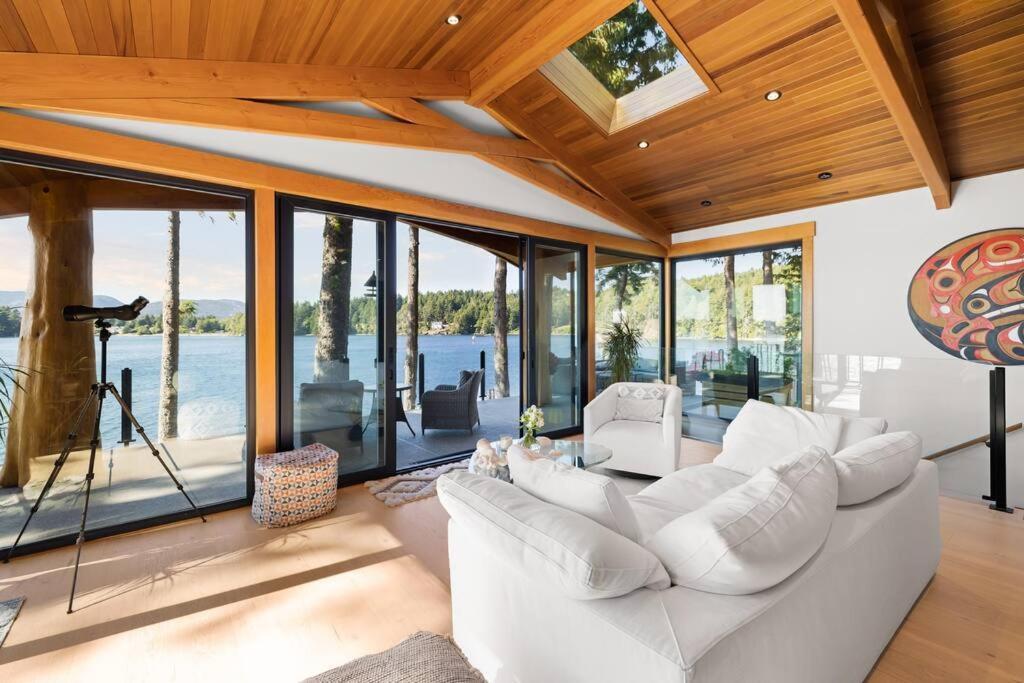 Kingfisher Manor Villa Суук Екстериор снимка
