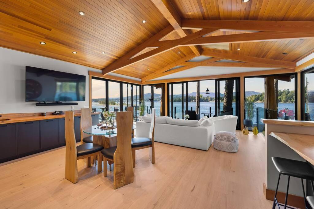 Kingfisher Manor Villa Суук Екстериор снимка